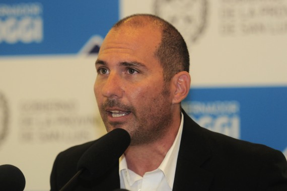 En conferencia de prensa,  Licenciado Claudio Vázquez