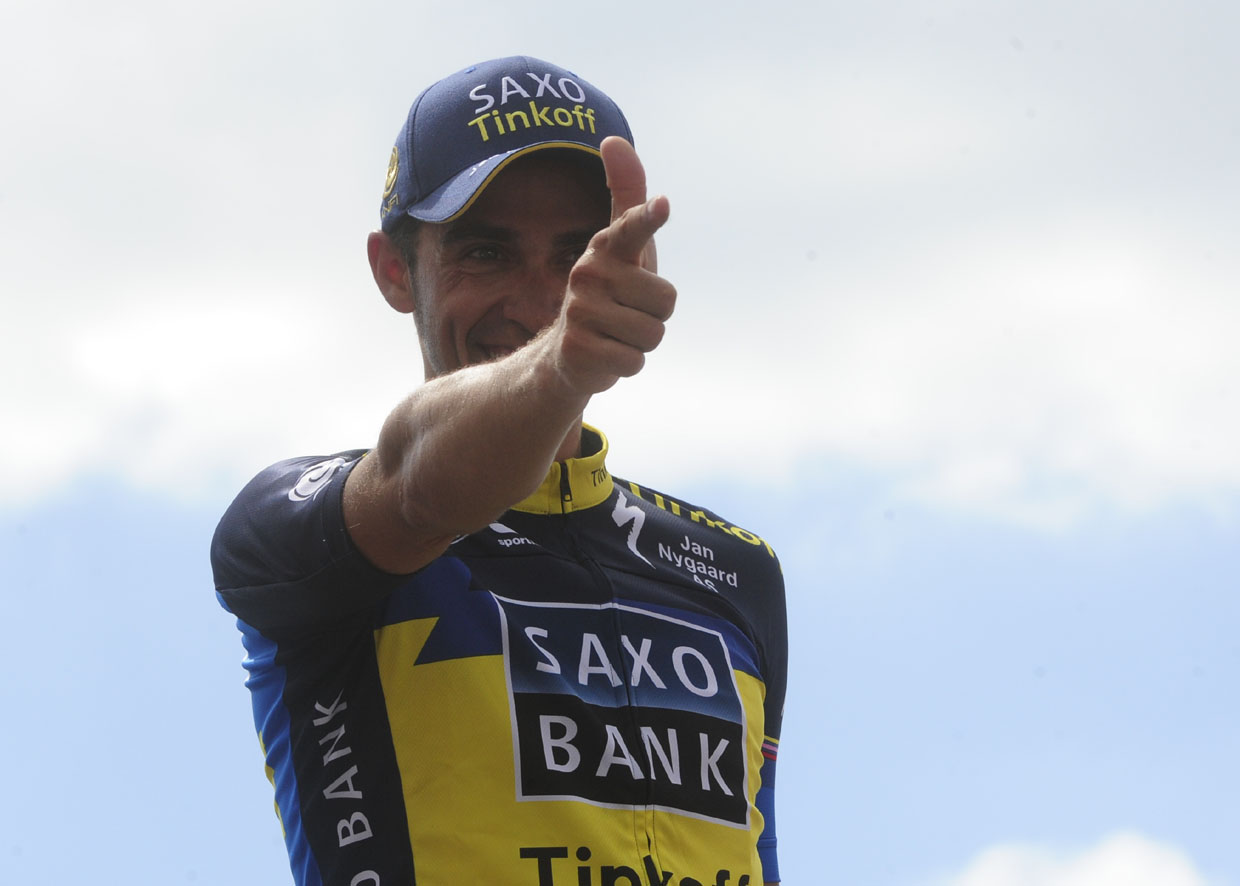 Contador disparó y ganó
