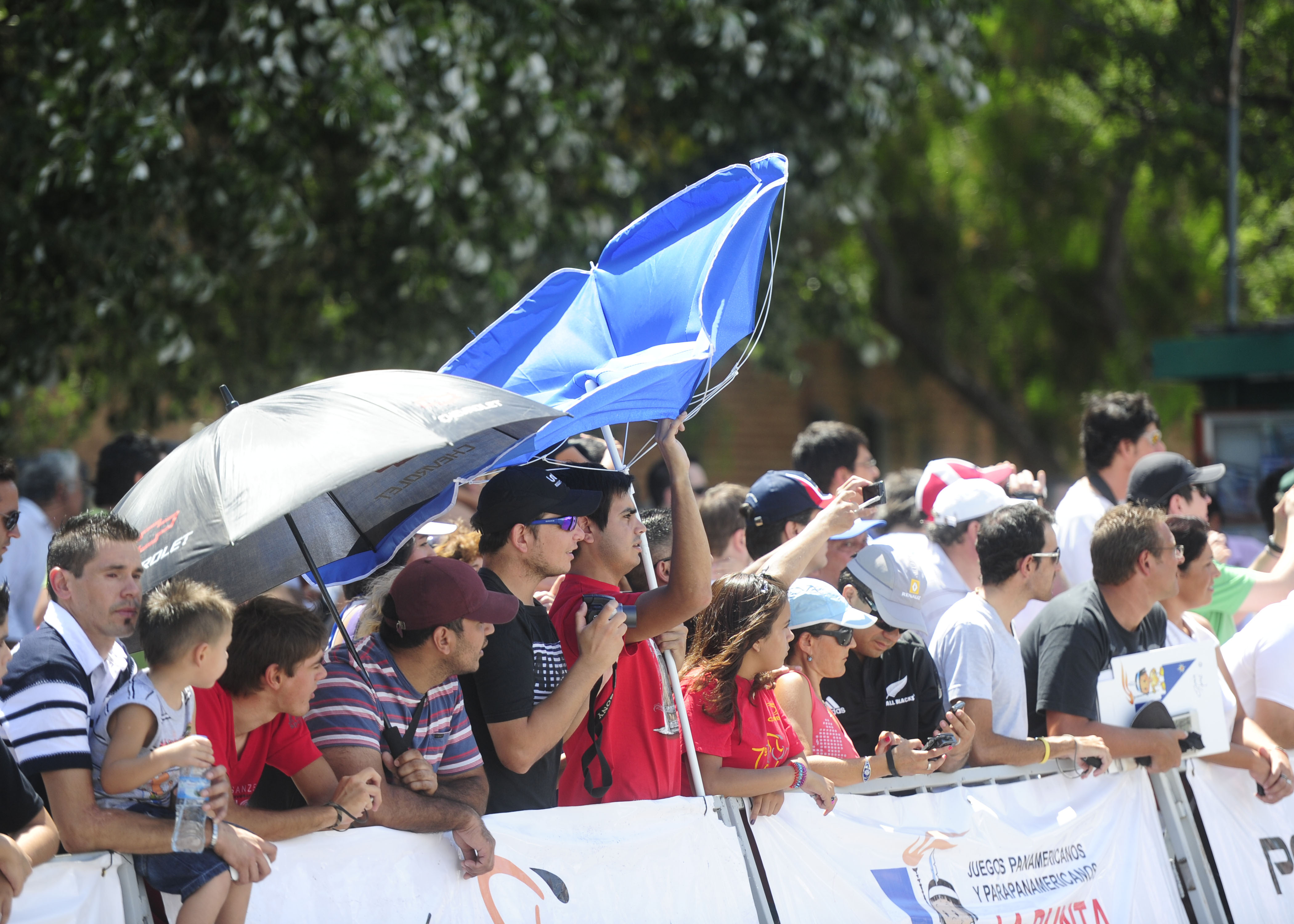 en una competencia que día a día cambia de lider, los unicos que mantuvieron su posicion de privilegio, fueron los simpatizantes del ciclismo