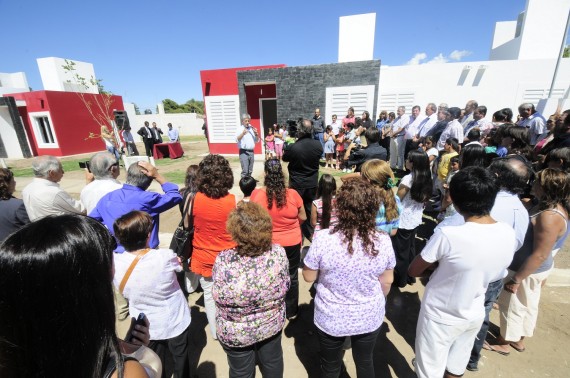 El Gobernador habla durante el acto en el que participó la comunidad de Villa del Carmen