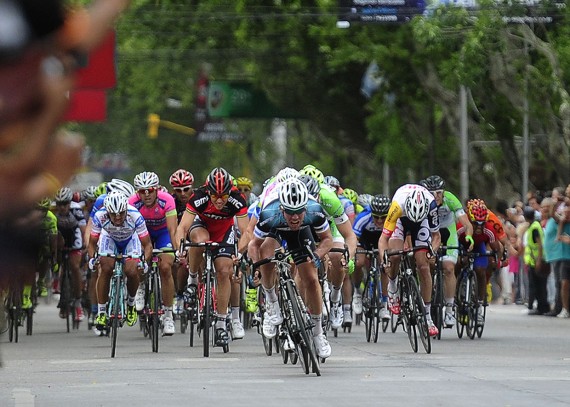Cavendish comienza el ataque, el Británico es el líder del VII Tour de San Luis 2013