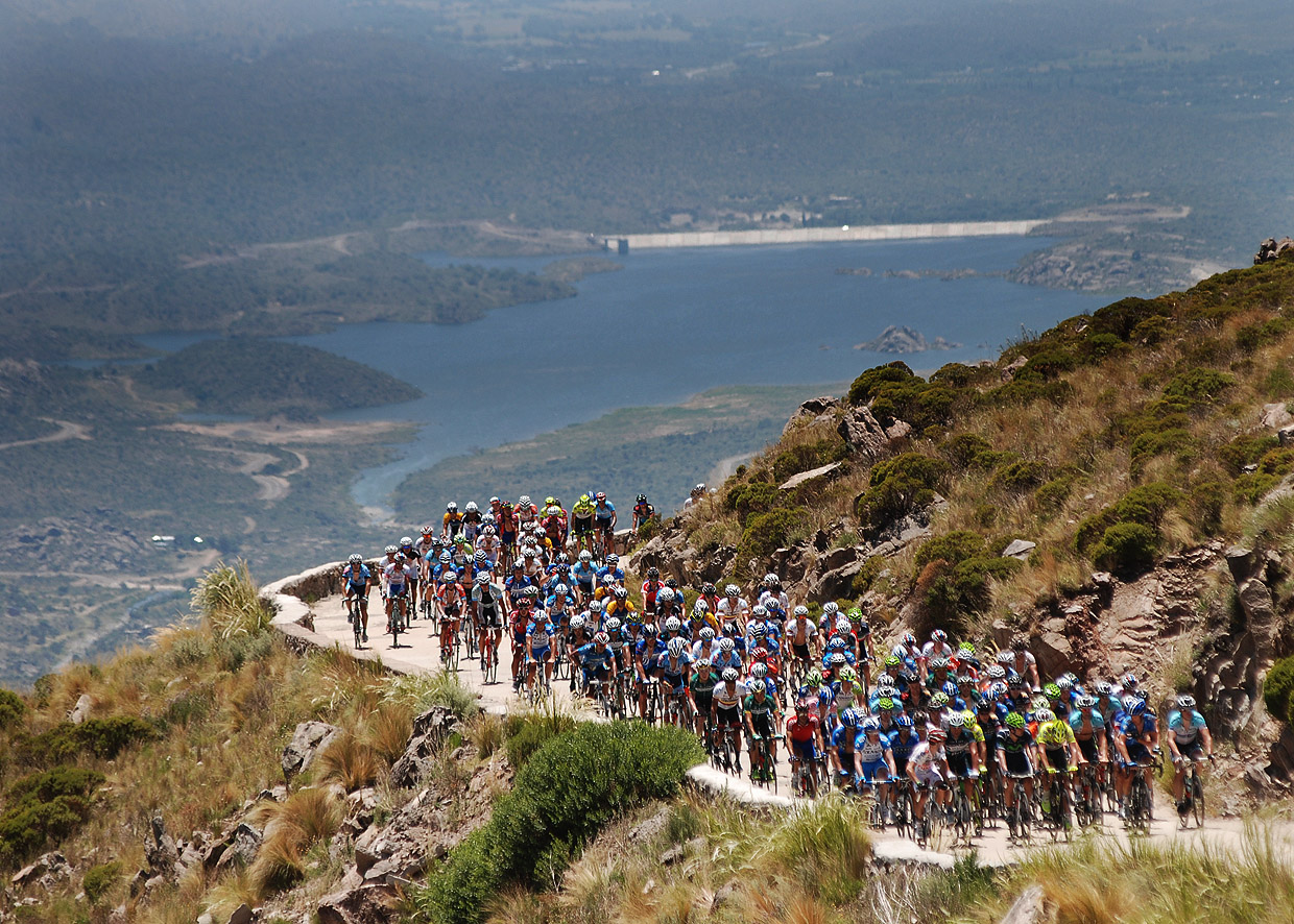 Los ciclistas del Tour ya tienen sus números