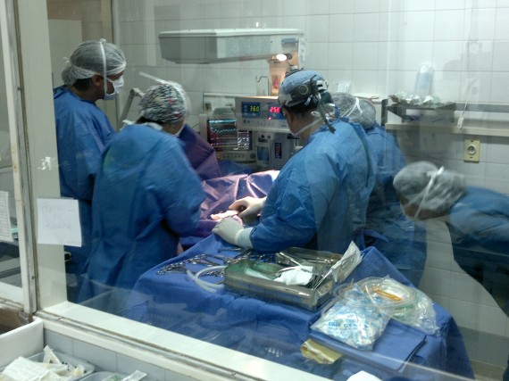 En el servicio de Neonatología del Hospital Juan D. Perón de Villa Mercedes, se realizó una cirugía delicada a un niño prematuro de 50 días de vida
