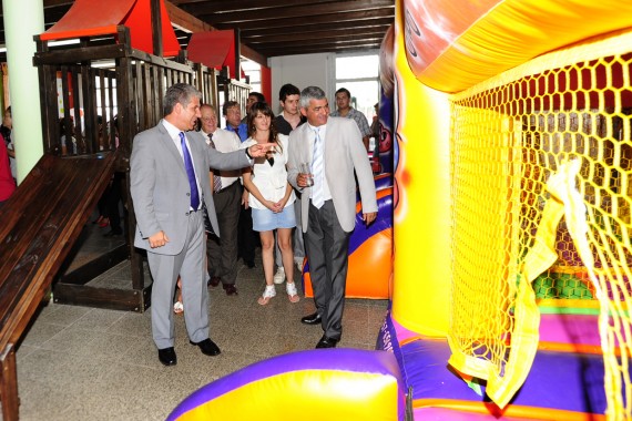 Poggi junto a los jóvenes empresarios recorrió el pelotero