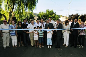 El Gobernador de la Provincia inauguró 21 cuadras de pavimento.