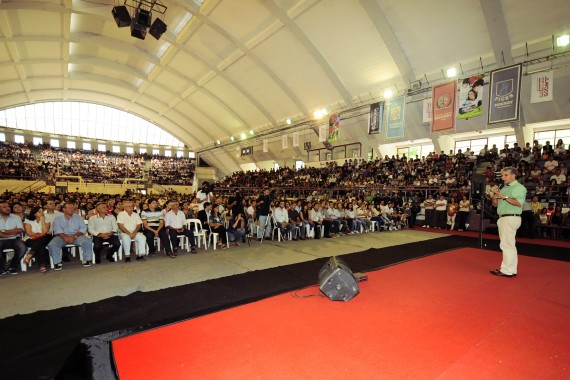 Más de mil jóvenes empresarios asistieron al lanzamiento de las capacitaciones.