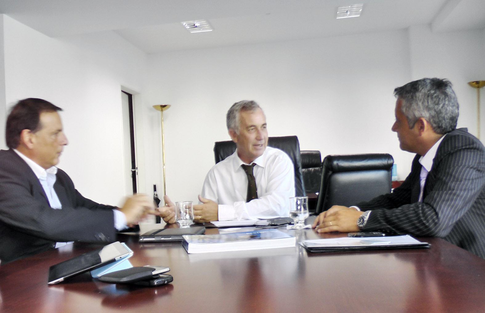 el encuentro se realizó en la sede del ENOHSA