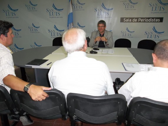 El encuentro se llevó a cabo en la sala de prensa del Edificio Administrativo, en calle Ayacucho 945 de la ciudad de San Luis.