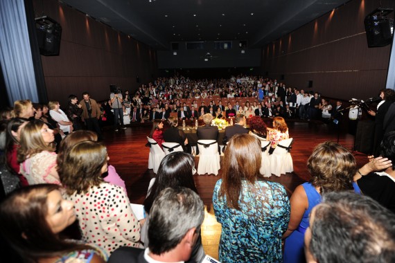 Cientos de personas participaron de la Velada de Gala