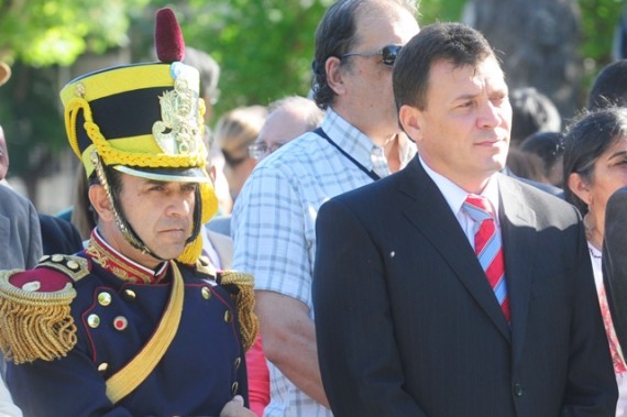 López Blanco y el intendente Raimundo en el acto de este domingo por la mañana.