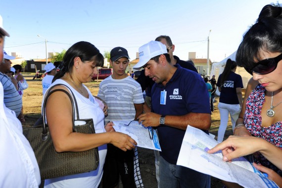 Personal de Vivienda asesoró a las familias