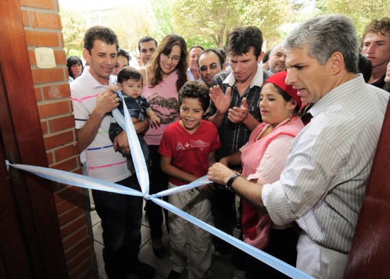 La Toma sumó a sus comercios la panadería Rumasol