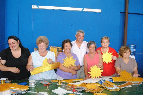 El Vicegobernador junto a trabajadoras del Taller de Costura de Villa Mercedes