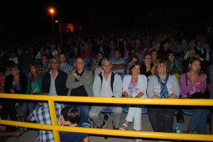 El gobernador fue acompañado por su esposa y además estuvieron presentes el Vicegobernador Jorge Díaz y el intendente de la ciudad Mario Raúl Merlo.