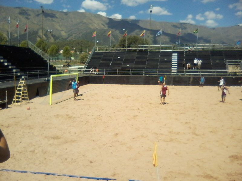 Argentina - Venezuela en el nuevo estadio de futbol playa de Merlo. (gentileza infomerlo.com)