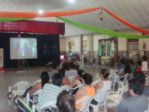 Más de 260 jóvenes se capacitan en Junín para ser futuros empresarios.