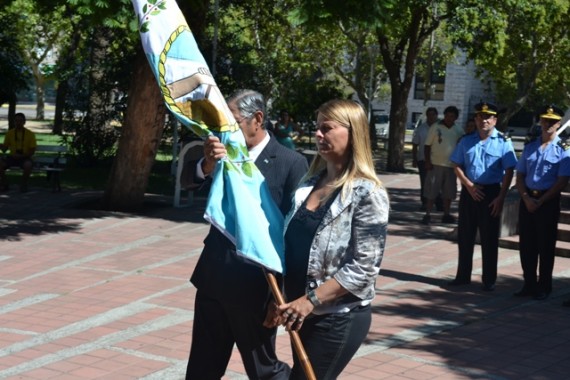 La ministra Luberriaga participó del acto por el Bicentenario del combate de San Lorenzo.