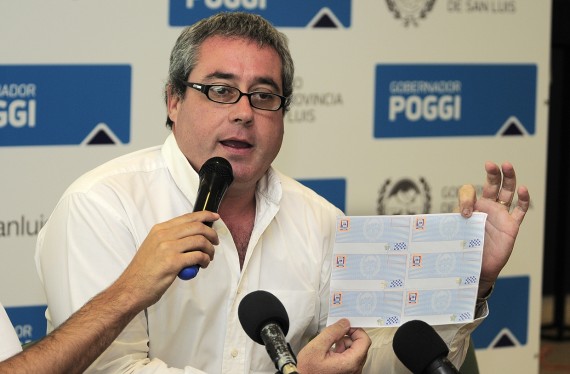El ministro mostró en conferencia de prensa las características del nuevo billete