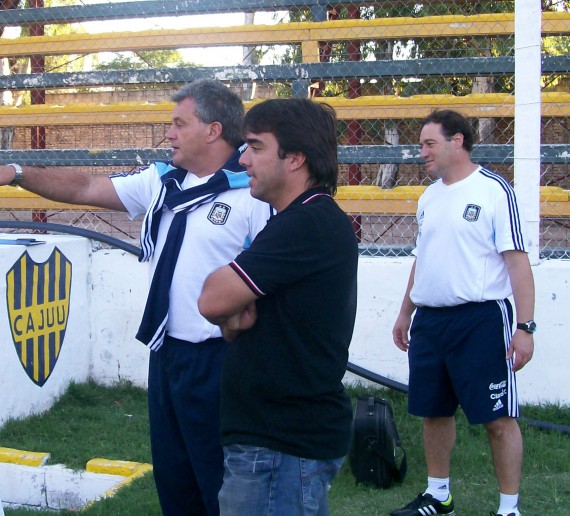 El director técnico del seleccionado Argentino Sub 17, junto a Martín Cardetti.
