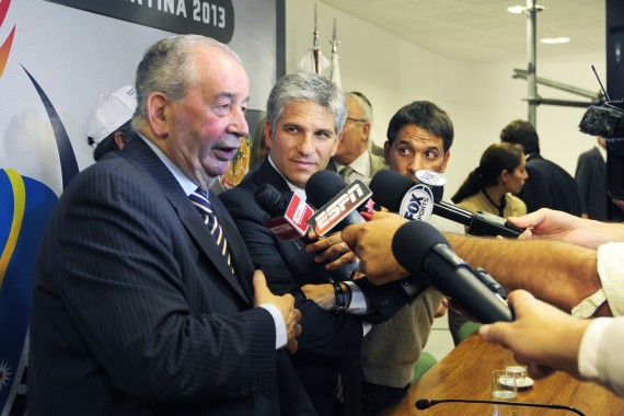 Grondona habló con la prensa.