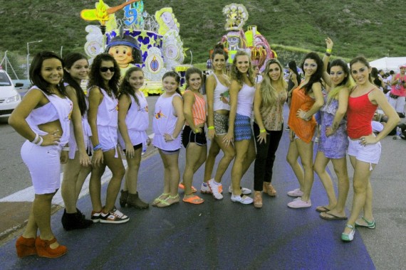 Las chicas de "Sierras del Carnaval" y "Batida de Coco".