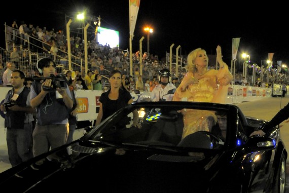 Mirtha, la gran madrina del Carnaval de Río ingresa al sambodromo