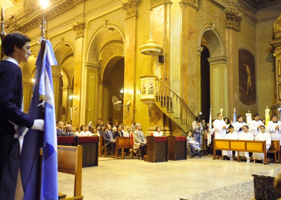 El Gobernador estuvo presente en la misa en la catedral