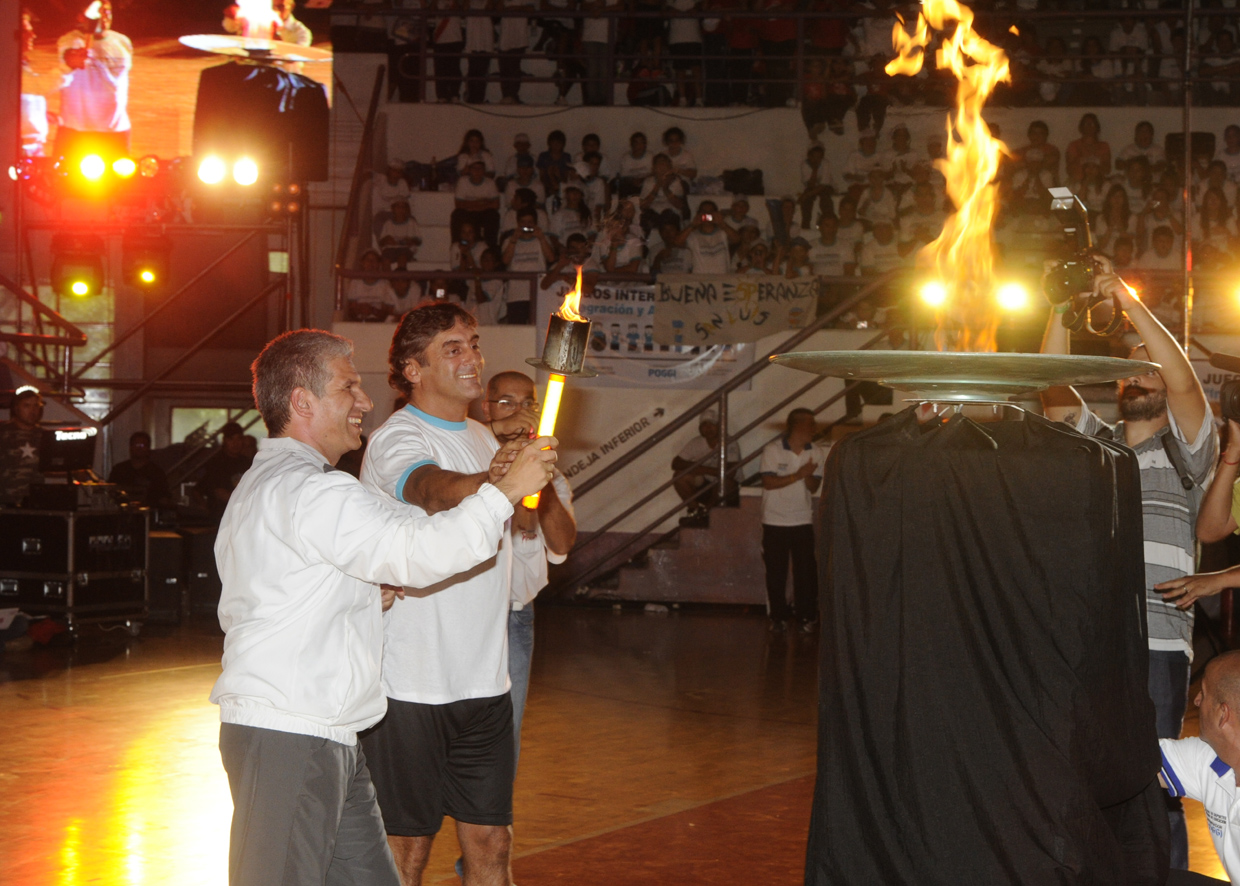 Encendió la llama de los Juegos Intercolegiales Integración y Amistad 2013