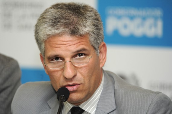 Claudio Poggi, gobernador de la provincia. 