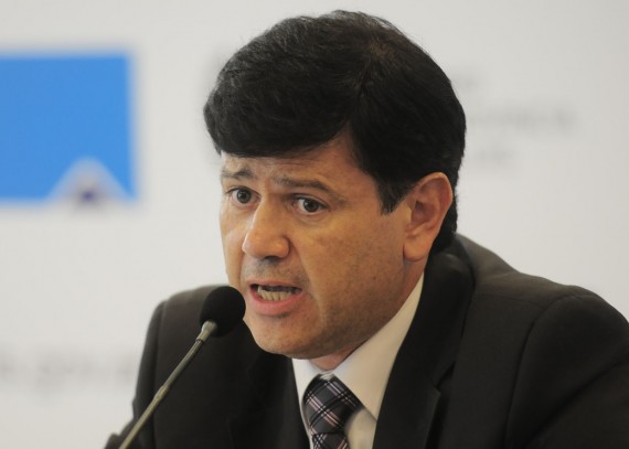  Eduardo Mones Ruiz, ministro de Relaciones Institucionales y Seguridad en conferencia de prensa. 