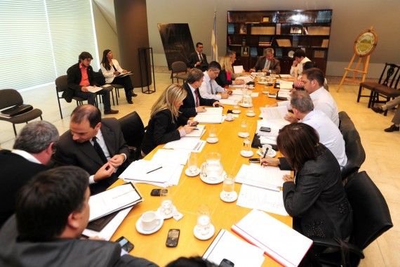 Poggi coordina la reunión de gabinete en Terrazas del Portezuelo