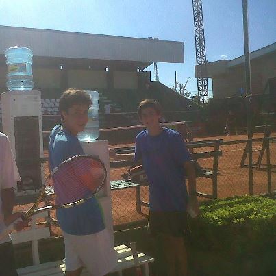 Velasco-Olima vencieron a Fernández-Rosas (URU) por 6-4 6-1 y en la jornada nocturna.