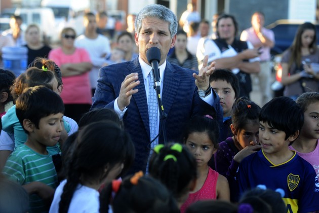 El Gobernador se mostró feliz de sumar una nueva escuela en el Barrio 500 Viviendas