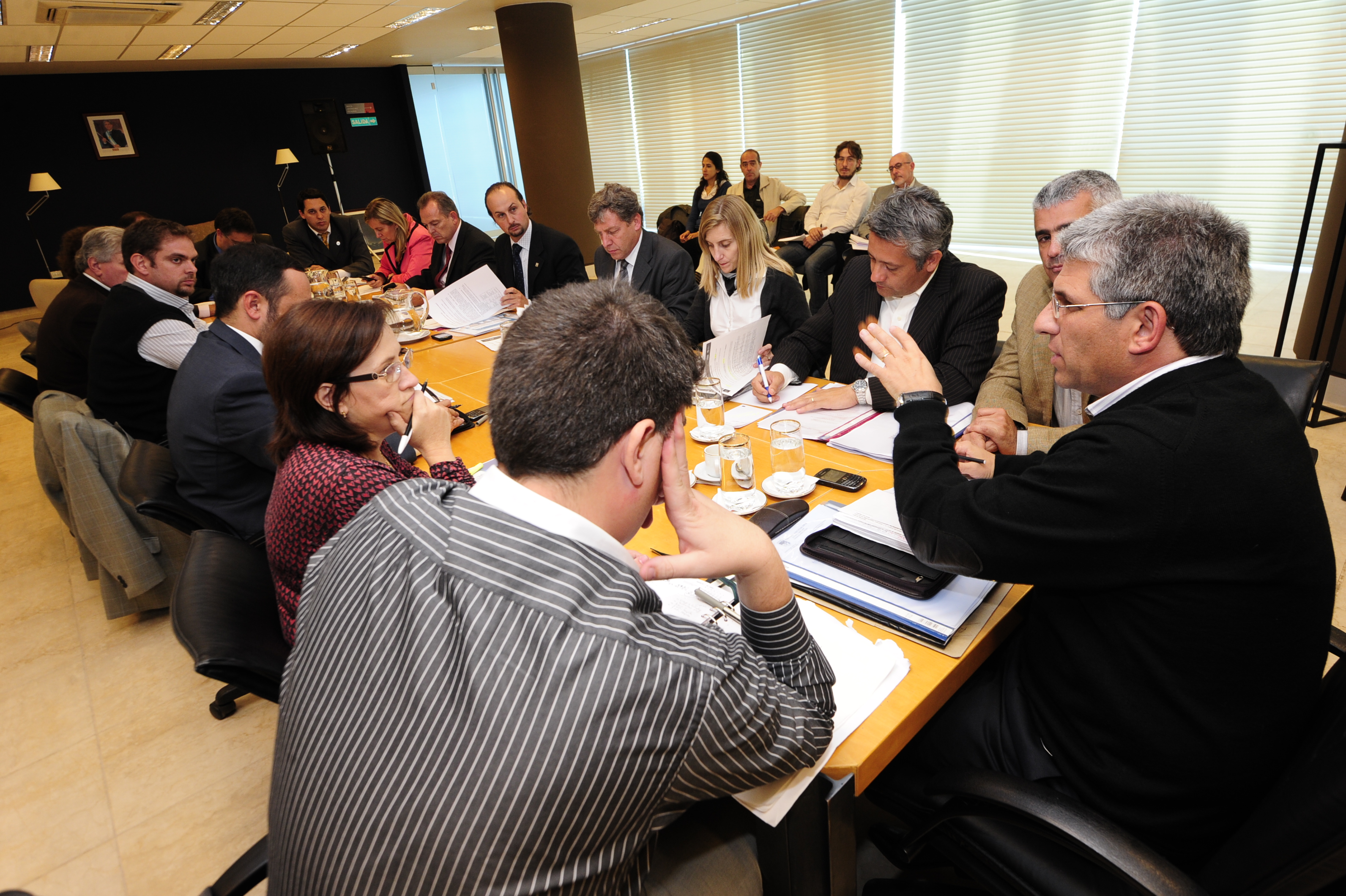El gobernador se reunió con los ministros del Ejecutivo.