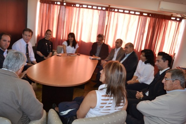 La Ministra de Turismo y Las Culturas, Celeste Sosa, se reunió con representantes de asociaciones y cámaras hoteleras, agencias de viaje y privados de la Provincia de San Luis. 