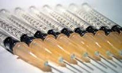 La entrega de vacunas se realiza en forma parcializada.