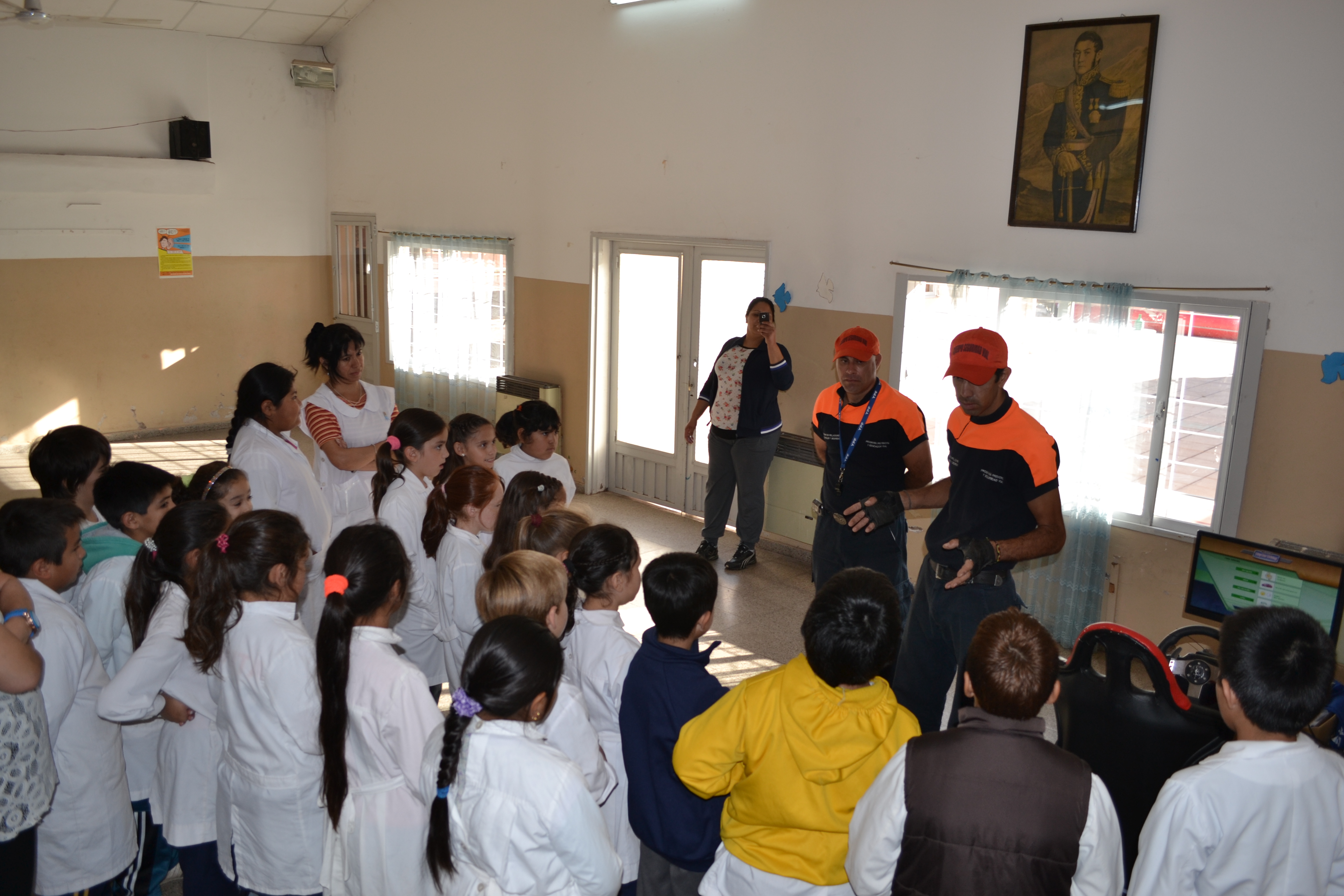 Los alumnos de tercero y cuarto grado tuvieron una capacitación previa al simulador de manejo.