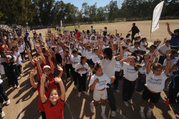 1600 alumnos abrieron la jornada de atletismo
