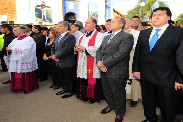 el Obispo Monseñor Pedro Daniel Martínez, se dirigió a los fieles. 
