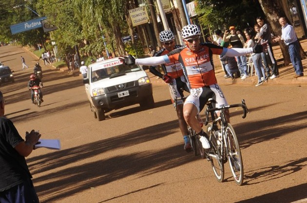 Jorge Giacinti líder de  la 2da parte del Gran premio homenaje a Secundino Báez.