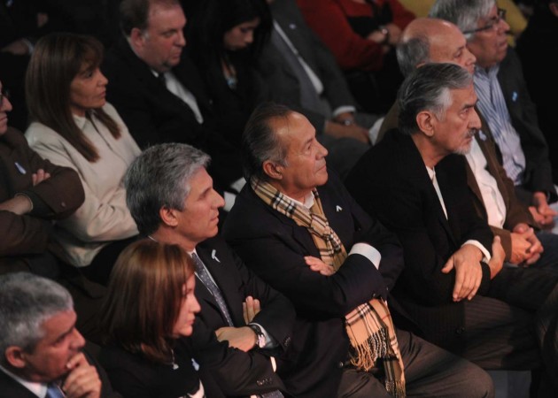 El Gobernador junto a su esposa, el senador nacional, Adolfo Rodríguez Saá y el ex gobernador de San Luis, Alberto Rodríguez Saá