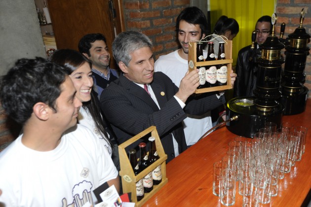 Paso del Rey ofrece al público 3 tipos de cerveza: Roja, dorada y stout negra.