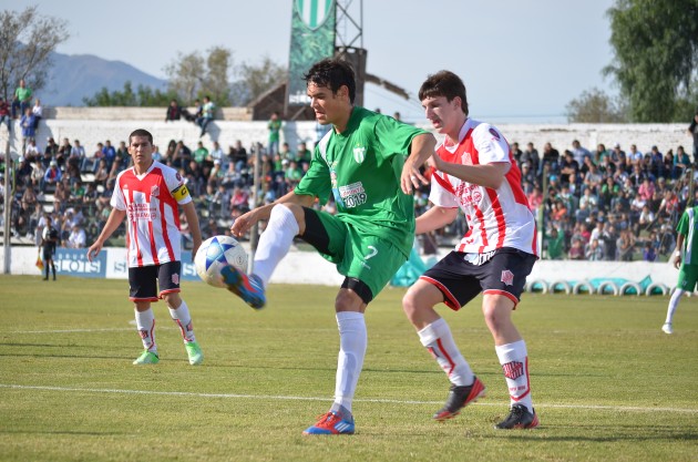  Ganó 3 a 0, clasificó segundo y jugará los partidos de la tercera fase