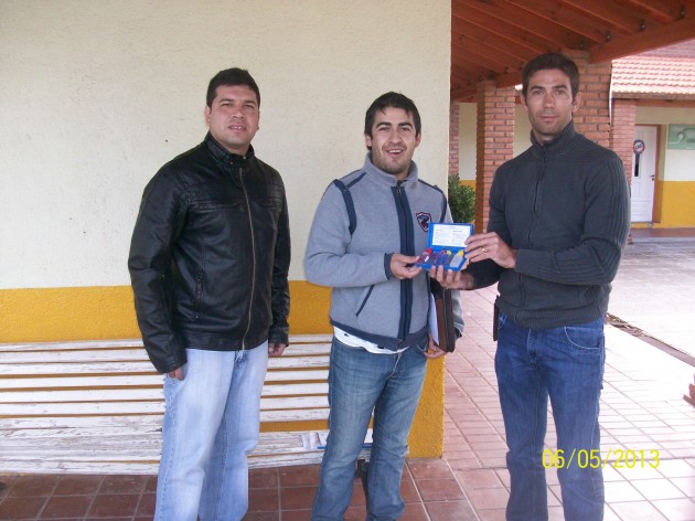 La Vertiente, Intendente recibe el kit .