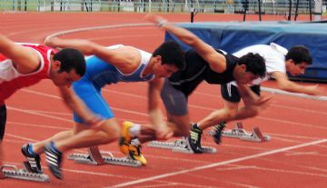 Los chicos entrenan de lunes a sábado en la pista de atletismo de la delegación sanluiseña del Ejército Argentino