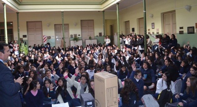 Más de 3000 jóvenes realizaron los talleres de simulacro de votación.