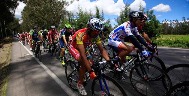 La vuelta a Colombia comenzó en tierra ecuatoriana. Gentileza "El Heraldo" de Colombia