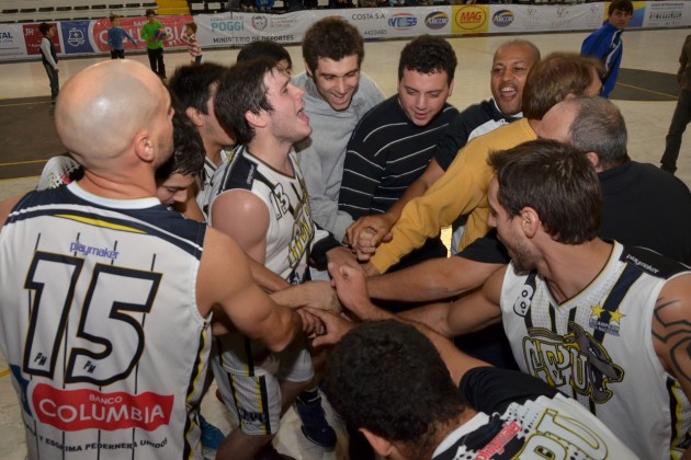 El festejo final. Hoy puede darse el ascenso.