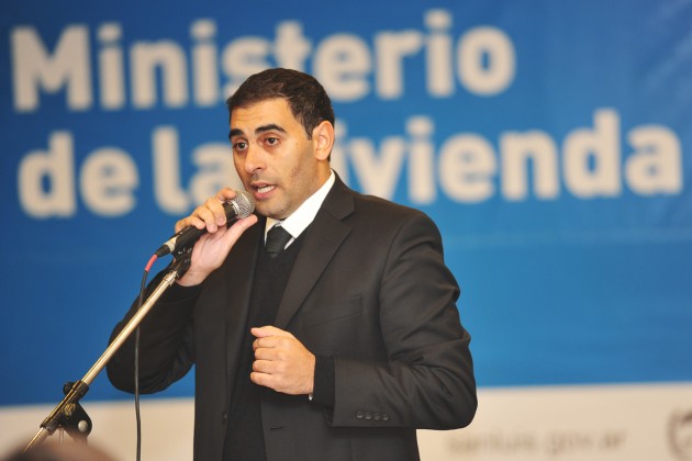 Ministro de la Vivienda, Gastón Hissa.