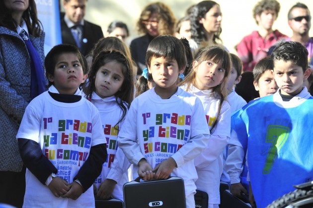 Esta vez fueron 110 alumnos de nivel primario y secundario que recibieron el incentivo económico